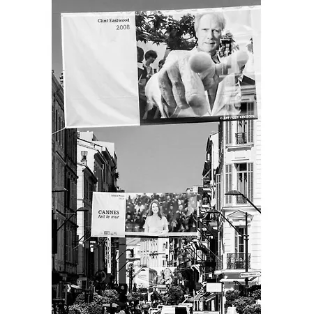 Gray 2a7 Apartment *