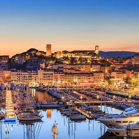 Gray 2a7 Apartment *